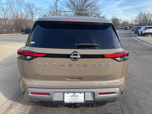 2023 Nissan Pathfinder Platinum 4WD