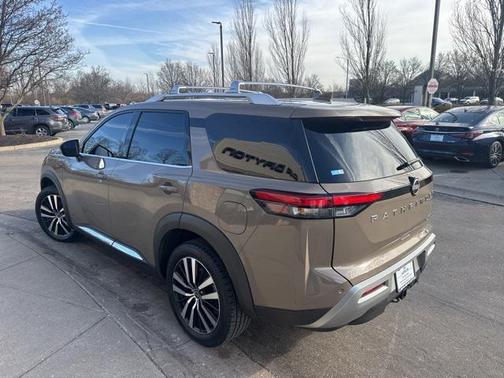 2023 Nissan Pathfinder Platinum 4WD