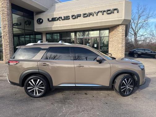2023 Nissan Pathfinder Platinum 4WD