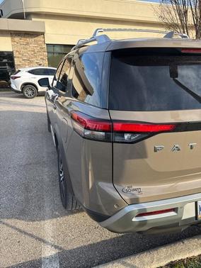2023 Nissan Pathfinder Platinum 4WD