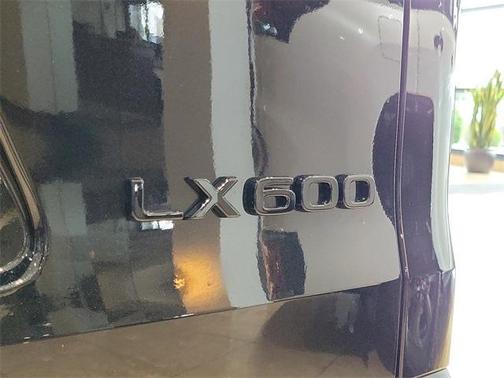 2025 Lexus LX 600 Luxury