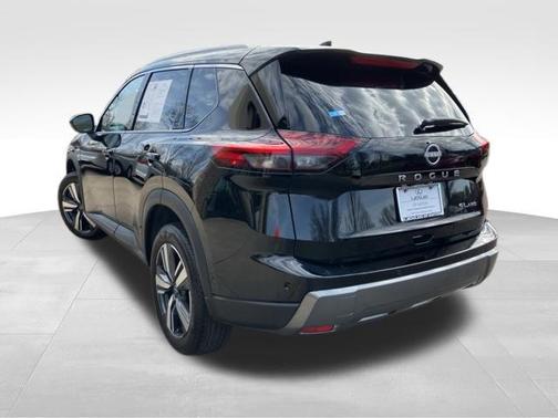 2026 Nissan Rogue SL