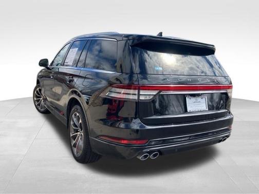 Infinite Black Metallic Clearcoat 2022 Lincoln Aviator Grand Touring AWD