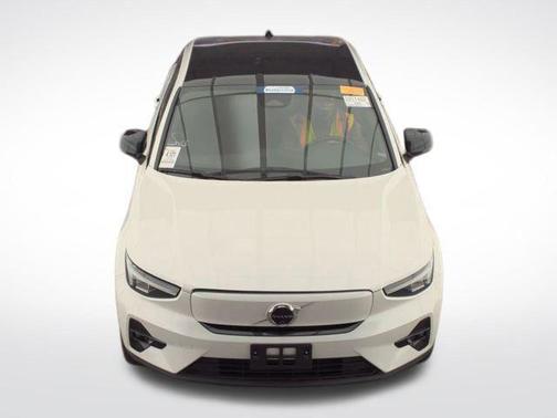 Crystal White Metallic 2023 Volvo C40 Recharge Pure Electric Twin Plus
