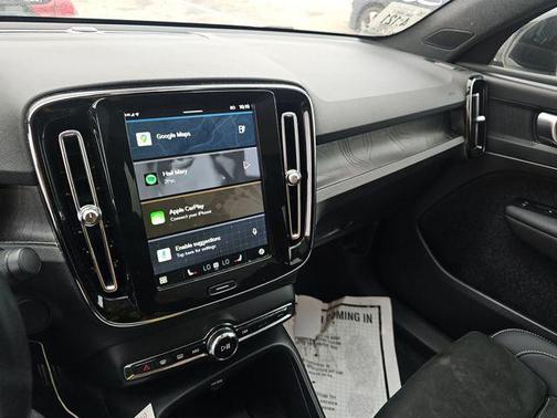 Crystal White Metallic 2023 Volvo C40 Recharge Pure Electric Twin Plus