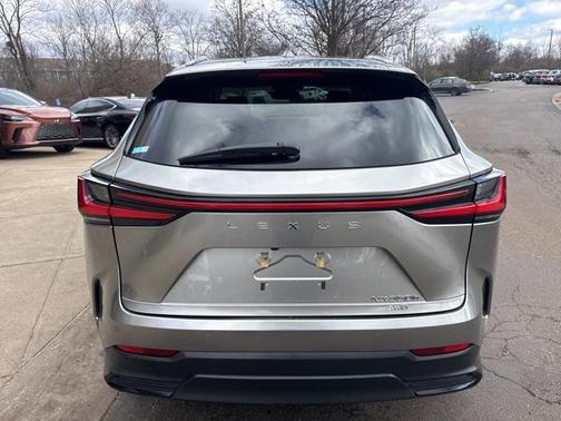 2022 Lexus NX 350h Premium