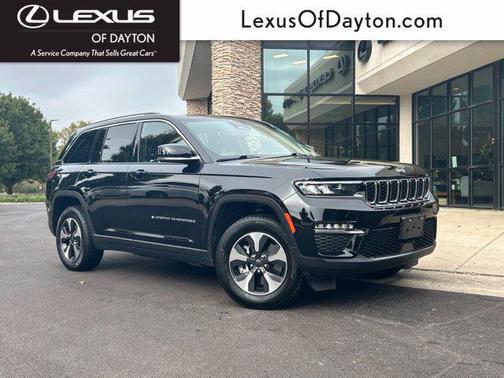 Diamond Black Crystal Pearlcoat 2023 Jeep Grand Cherokee 4xe Base