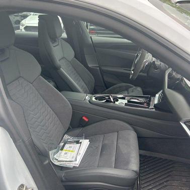Suzuka Gray Metallic 2024 Audi e-tron GT Premium Plus quattro