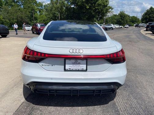 Suzuka Gray Metallic 2024 Audi e-tron GT Premium Plus quattro