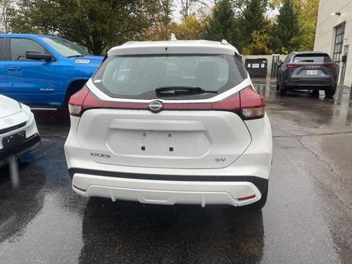 2023 Nissan Kicks SV