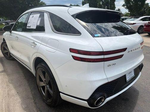Alta White 2025 Genesis GV70 3.5T AWD Sport
