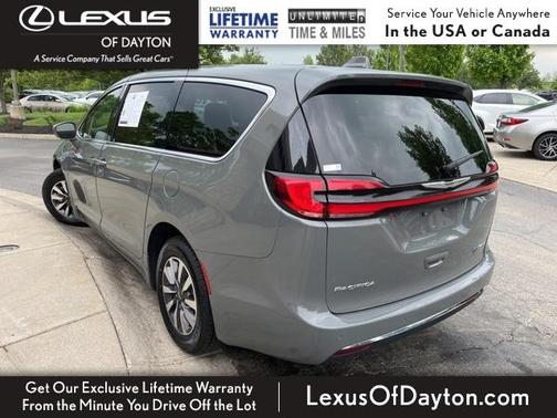 2022 Chrysler Pacifica Hybrid Touring L