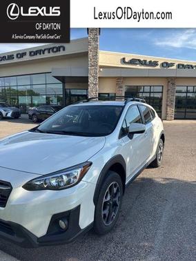 Crystal White Pearl 2019 Subaru Crosstrek 2.0i Premium