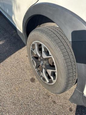 Crystal White Pearl 2019 Subaru Crosstrek 2.0i Premium