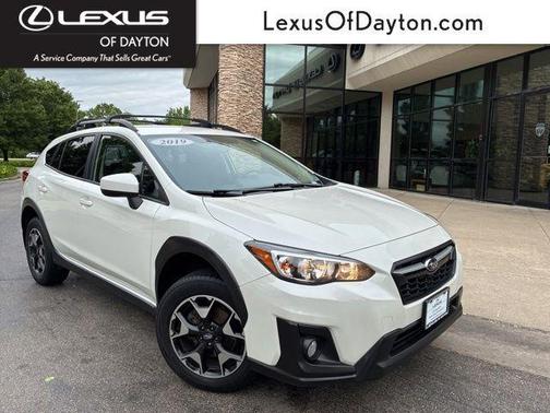 Crystal White Pearl 2019 Subaru Crosstrek 2.0i Premium
