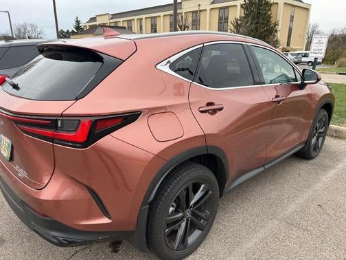 2025 Lexus NX 450h+ Luxury