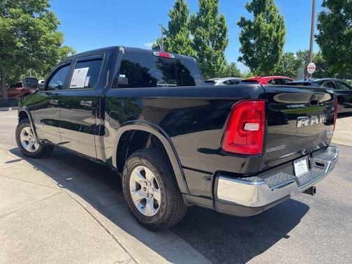 Diamond Black Crystal Pearlcoat 2025 RAM 1500 Big Horn/Lone Star