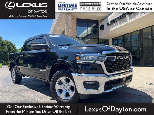 Diamond Black Crystal Pearlcoat 2025 RAM 1500 Big Horn/Lone Star
