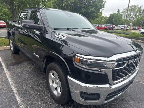 Diamond Black Crystal Pearlcoat 2025 RAM 1500 Big Horn/Lone Star