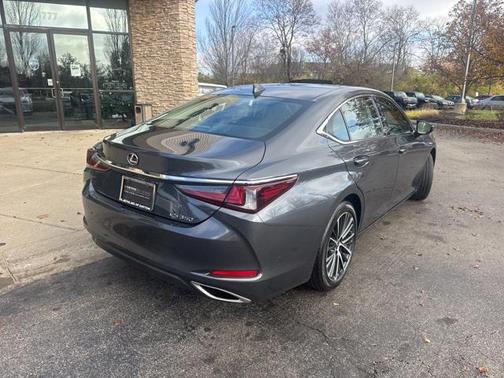 2023 Lexus ES 350 Base