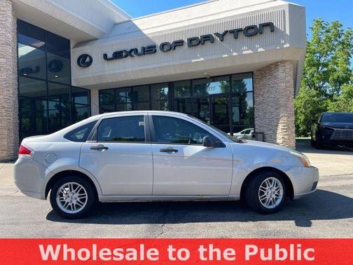 Brilliant Silver Clearcoat Metallic 2009 Ford Focus SE