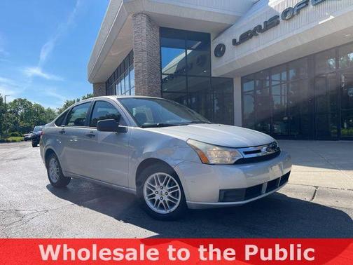 Brilliant Silver Clearcoat Metallic 2009 Ford Focus SE
