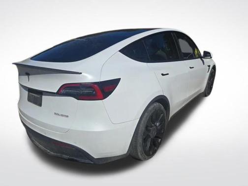 Pearl White Multi-Coat 2022 Tesla Model Y Performance Dual Motor All-Wheel Drive