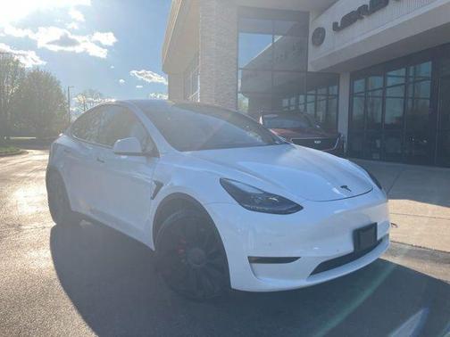 Pearl White Multi-Coat 2022 Tesla Model Y Performance Dual Motor All-Wheel Drive