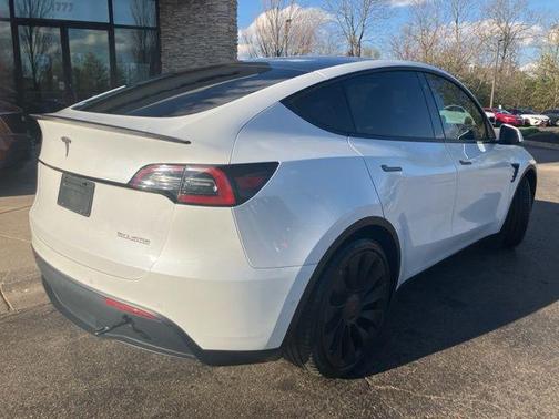 Pearl White Multi-Coat 2022 Tesla Model Y Performance Dual Motor All-Wheel Drive