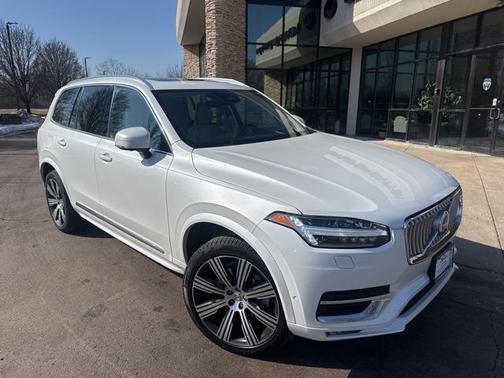 2023 Volvo XC90 B6 Ultimate 7-Seater