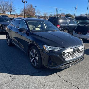 2024 Audi Q8 e-tron Premium Plus