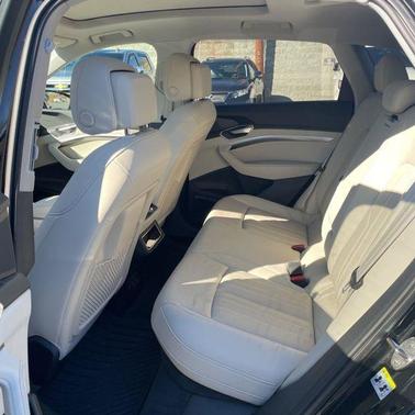 2024 Audi Q8 e-tron Premium Plus