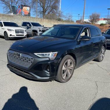 2024 Audi Q8 e-tron Premium Plus