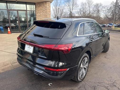 2024 Audi Q8 e-tron Premium Plus