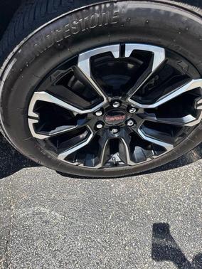 Sterling Metallic 2023 GMC Yukon XL SLT