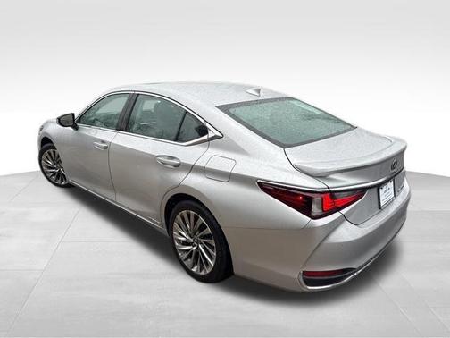 Silver Lining Metallic 2021 Lexus ES 300h Luxury