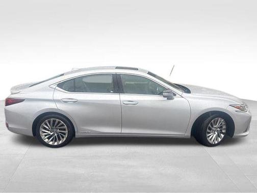 Silver Lining Metallic 2021 Lexus ES 300h Luxury