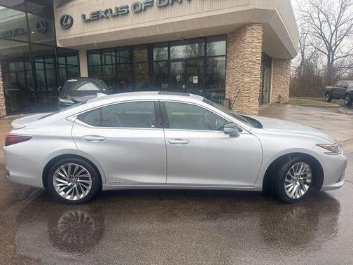 Silver Lining Metallic 2021 Lexus ES 300h Luxury