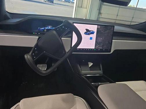 2022 Tesla Model S Plaid