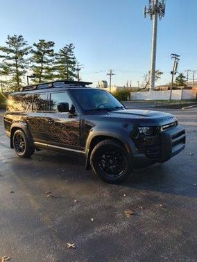 2023 Land Rover Defender SE