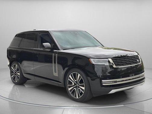 2025 Land Rover Range Rover P550e SE