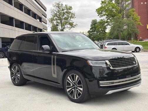 2025 Land Rover Range Rover P550e SE