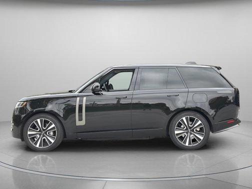2025 Land Rover Range Rover P550e SE