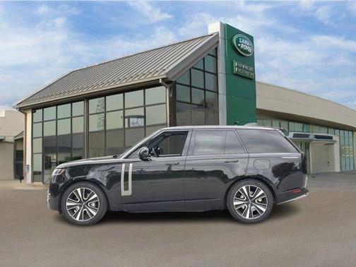 2025 Land Rover Range Rover P550e SE