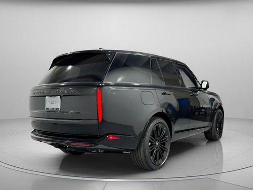2025 Land Rover Range Rover P530 SE