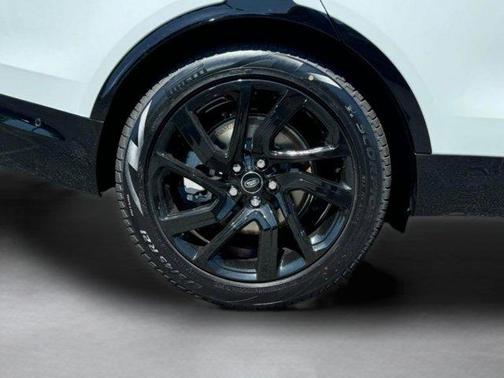 2025 Land Rover Discovery P300 Dynamic SE