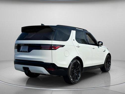 2025 Land Rover Discovery P300 Dynamic SE