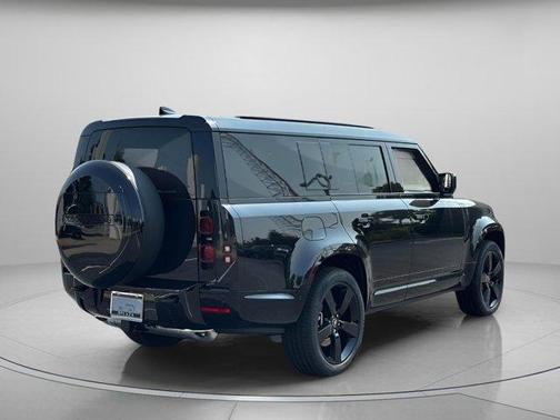2025 Land Rover Defender P400 X-Dynamic SE