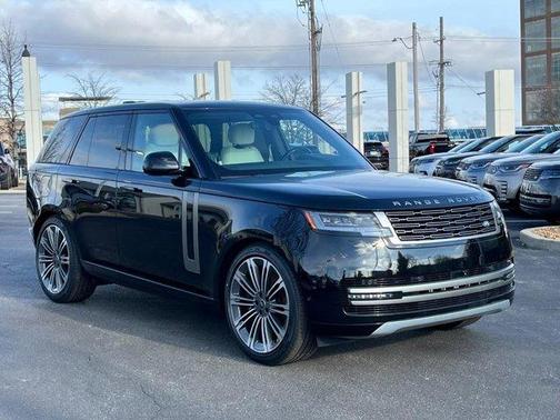 2025 Land Rover Range Rover P530 SE