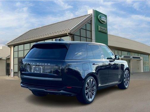 2025 Land Rover Range Rover P530 SE